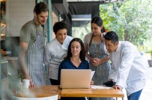 teamwork-restaurant-workplace